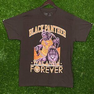 Marvel, Black Panther Wakanda Forever Movie Graphic T-shirt size Large